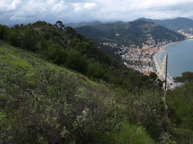 Startplatz Capo Mele, im Hintergrund Laigueglia